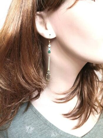 boucles d'oreille longues style vintage [Viviane] en métal couleur bronze et cristal 4