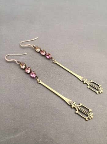 boucles d'oreille longues style vintage [Viviane] en métal couleur bronze et cristal 8