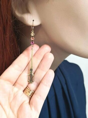 boucles d'oreille longues style vintage [Viviane] en métal couleur bronze et cristal 10