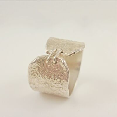 Corset ring in ethical 950 silver