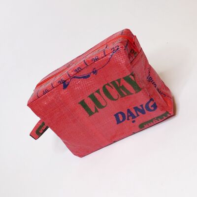 Toiletry bag 'WASH ME' - upcycled fish feed bags - #fish strawberry red