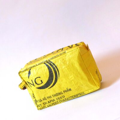 Necessaire 'WASH ME' - upcycled fish feed bags - #fish Yellow-til