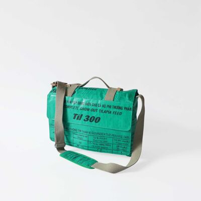 MESSENGER BAG | Shoulder bag with laptop sleeve