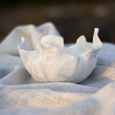 White porcelain fold bowl