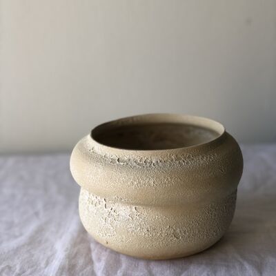 Vaso irregolare in ceramica W-03