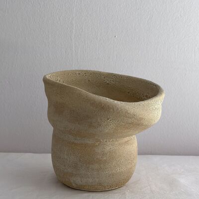 Vaso irregolare in ceramica W-04