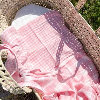 Couverture bébé  légère maxi lange gaze vichy rose 1