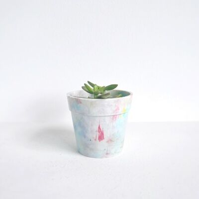 Recycled plastic flowerpot | Lotus