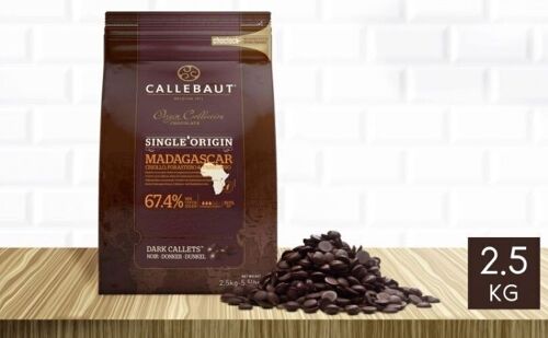 CALLEBAUT - Madagascar 67,4 %Goût de cacao affirmé et ample aux notes de framboise et de myrtilles (cacao 67,4 %) - 2,5 kg - Pistoles