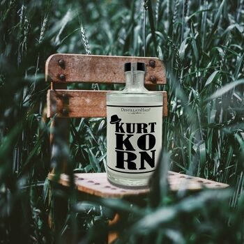 Kurt Korn 40% vol. 700ml 3