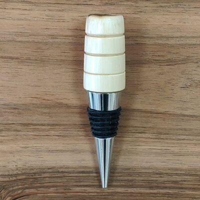 Wooden stopper for wine bottle