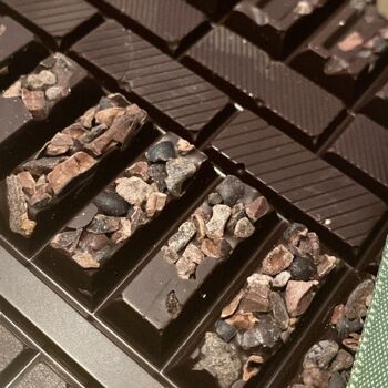 Tablette chocolat noir 80% - Inclusion de grué de cacao 2