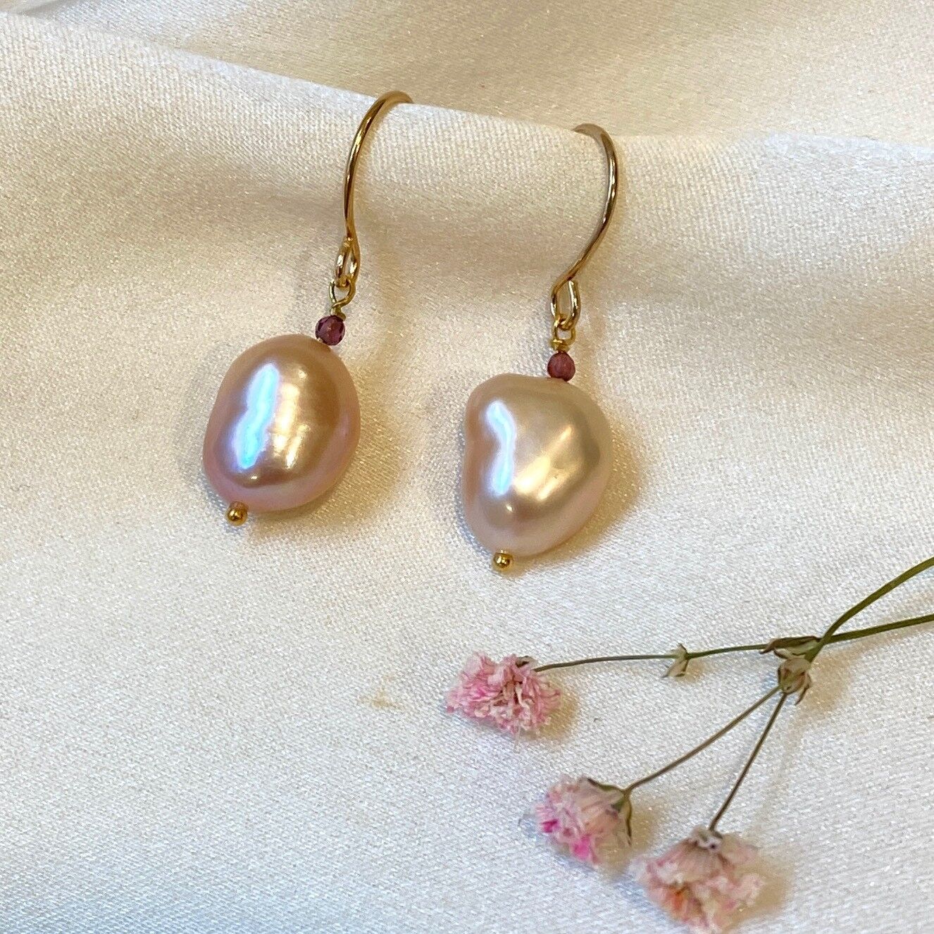 Orecchino in madreperla Roca (BONS62)