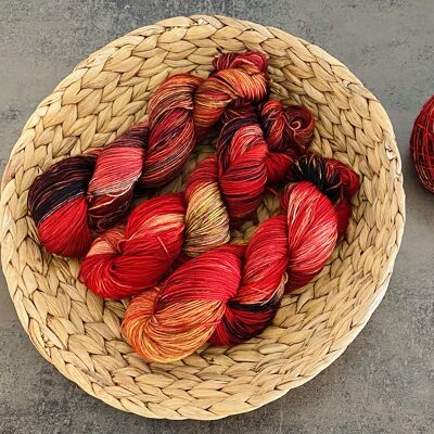 Vesuvius LAVA, Hand-dyed sock wool, Hand-dyed yarn, dyed with acid dyes