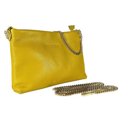 RB1012AR | Bolso de Hombro Plano para Mujer en Piel Verdadera Hecho en Italia con asa y bandolera metálica extraíble. Sujeciones con mosquetones dorados brillantes - Color mostaza - Medidas: 26 x 17 x 5 cm