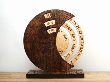 Calendrier de bureau en bois 4