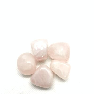 Juego de 5 piedras tumbadas de cuarzo rosa.