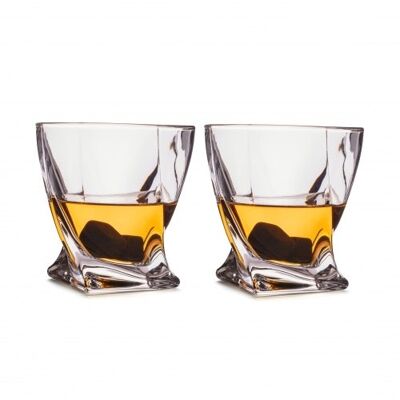 Verres à whisky torsadés avec des pierres de glace