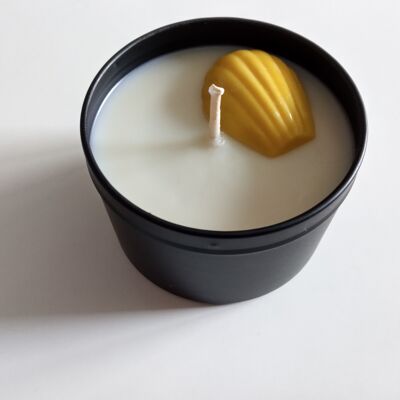 Sweet and gourmet scented candle