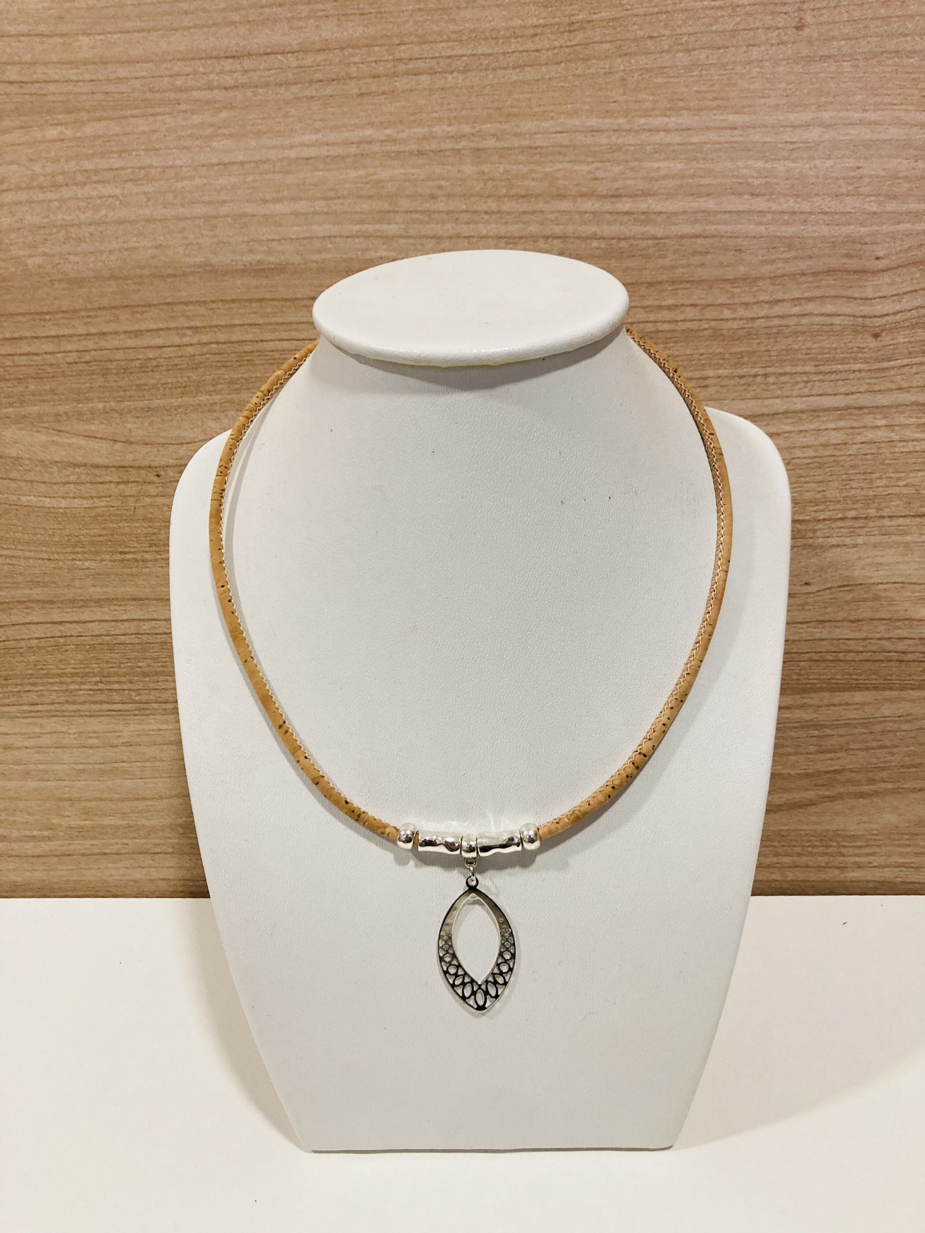 Collana ROSE in sughero naturale - fatta a mano