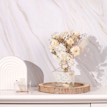 Ensemble de fleurs séchées dans une boîte cadeau en blanc et crème - idée de décoration et de cadeau 3