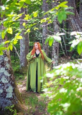 Survêtement vert Renaissance costume surcot robe médiévale manteau elfique burnout velours en vert avec capuche 3