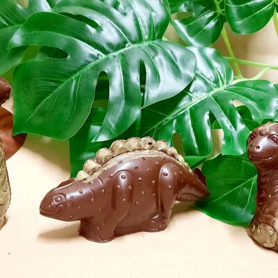 Pequeño dinosaurio de chocolate oscuro