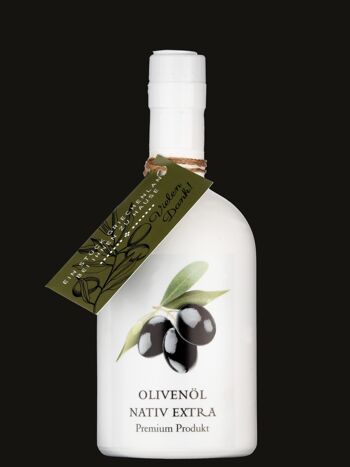 500 ml d'huile d'olive dans une bouteille en céramique