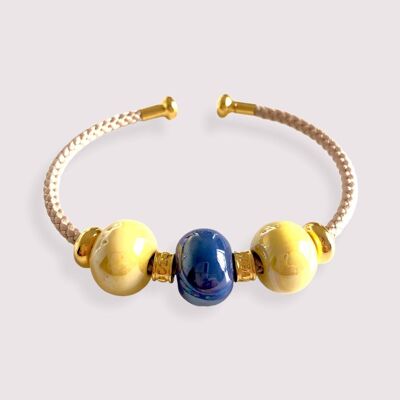 Bracelet orné des perles en céramique émaillée de couleur jaune citron et bleue