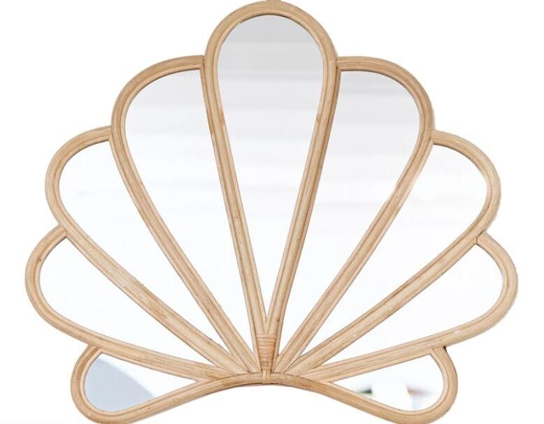 Specchio a conchiglia