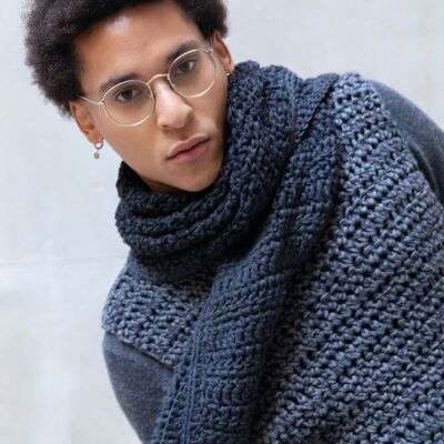 Hand-knitted wool scarf - DARK GRAY
