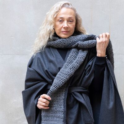 Hand-knitted wool scarf - GRAY