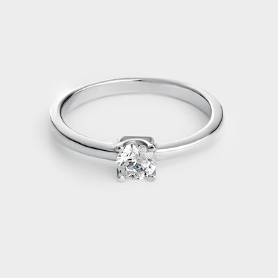 Silver solitaire ring with 4.5 mm zirconia mounted on 4 claws