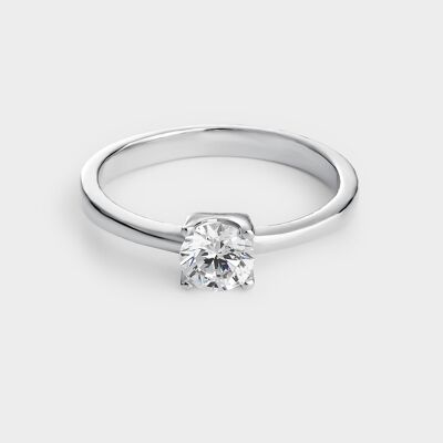 Silver solitaire ring with 5.25 mm zirconia mounted on 4 claws