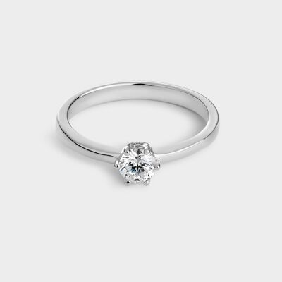 Silver solitaire ring with 4.5 mm zirconia mounted on 6 claws