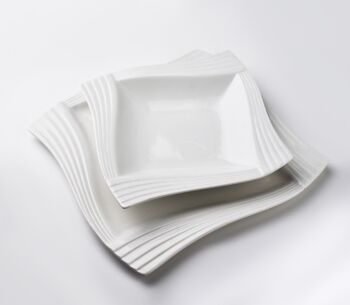BASIC Assiette plate WAVE 24x32.5h1.5cm 2