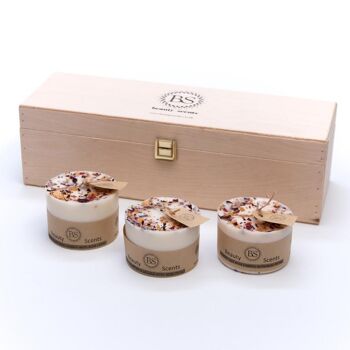 Coffret cadeau de 3 petites bougies avec pétales de rose