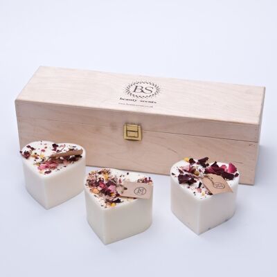 Coffret cadeau de 3 bougies en forme de cœur avec pétales de rose