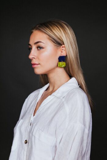 Boucles d'oreilles légères en céramique bicolore Aura bleu et citron vert d'été 3