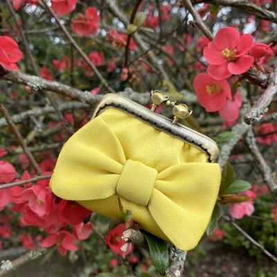 Small GAGA YELLOW purse with a very girly little bow, retro style.
