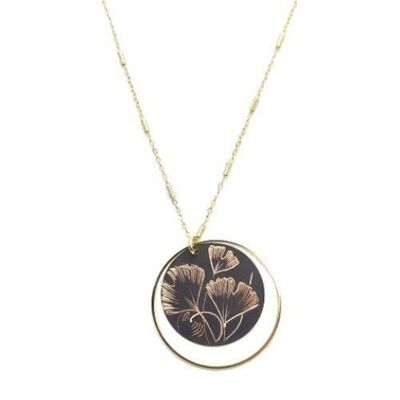 round pendant necklace engraved with Ginkgo biloba