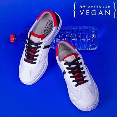 Weißer, schwarzer und roter recycelter und veganer VIVACE-Sneaker