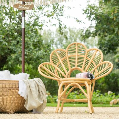 NATURAL RATTAN FLOWER CHAIR (54.5x97.5x95cm)