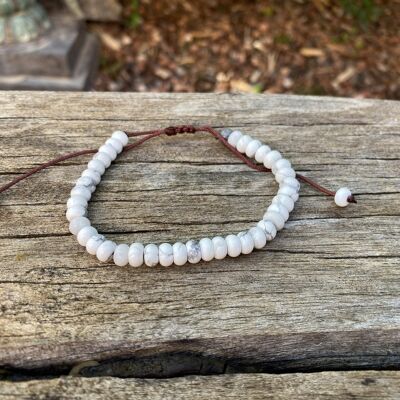 Adjustable Shamballa bracelet, natural white Howlite beads