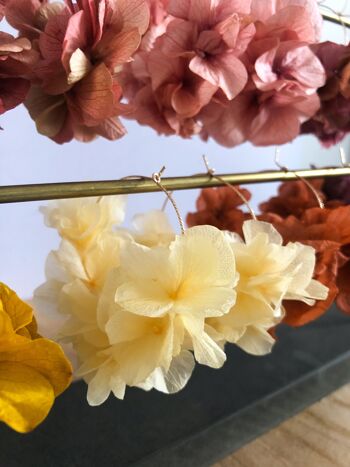 Boucles d'Oreilles Créoles en Or et Fleurs Séchées  jaune canari Idée Cadeau Femme printemps été mariée 1