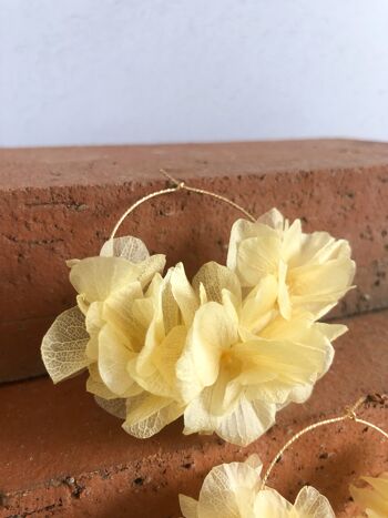 Boucles d'Oreilles Créoles en Or et Fleurs Séchées  jaune canari Idée Cadeau Femme printemps été mariée 2