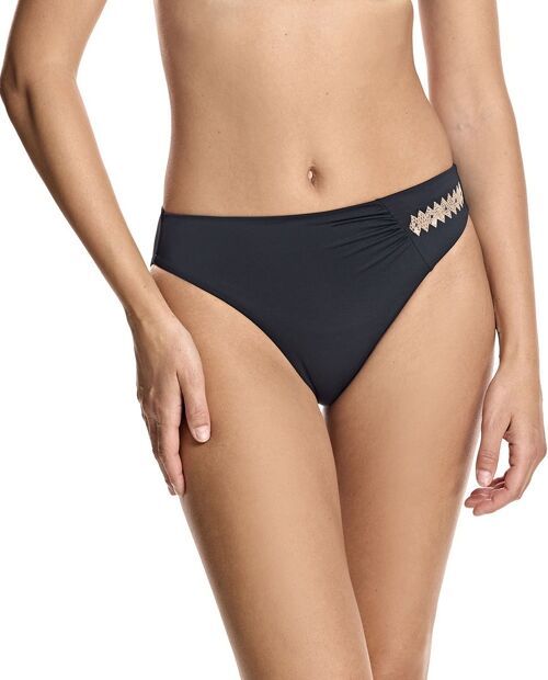 Braga de bikini clásica lisa con detalle - W230355_4-22