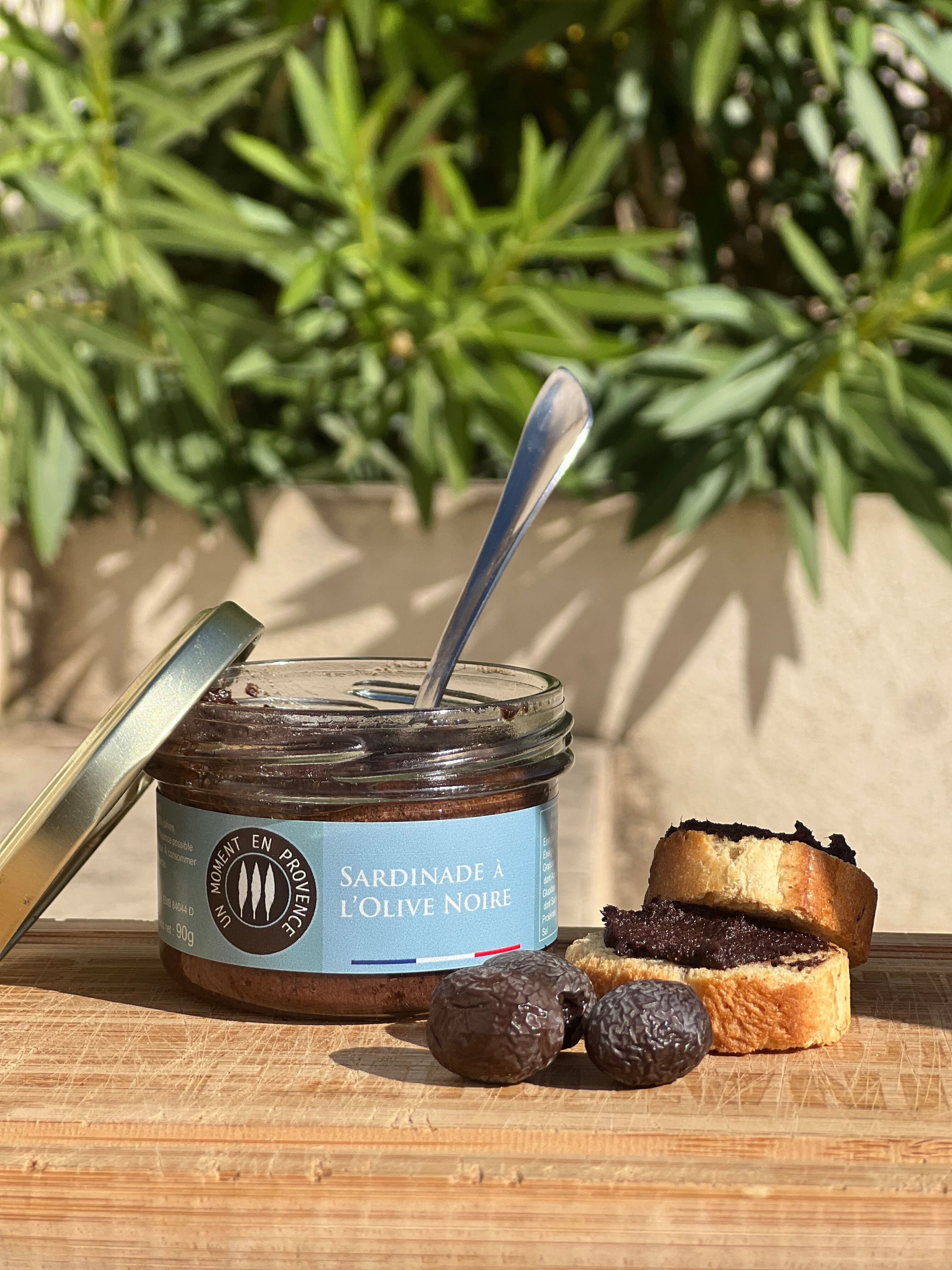 Sardinata alle Olive Nere di Baronnies: Un'esplosione Mediterranea in 90g 🌊🐟