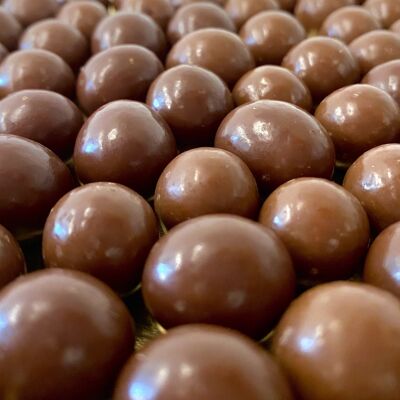 Hazelnuts from Piedmont IGP - coated in varnished milk chocolate - in bulk kg