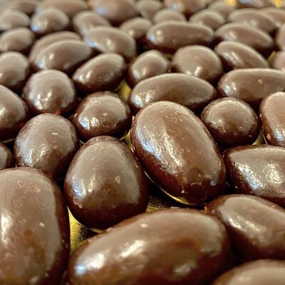 Mandorle del Piemonte IGP - ricoperte di cioccolato fondente verniciato - sfuse kg